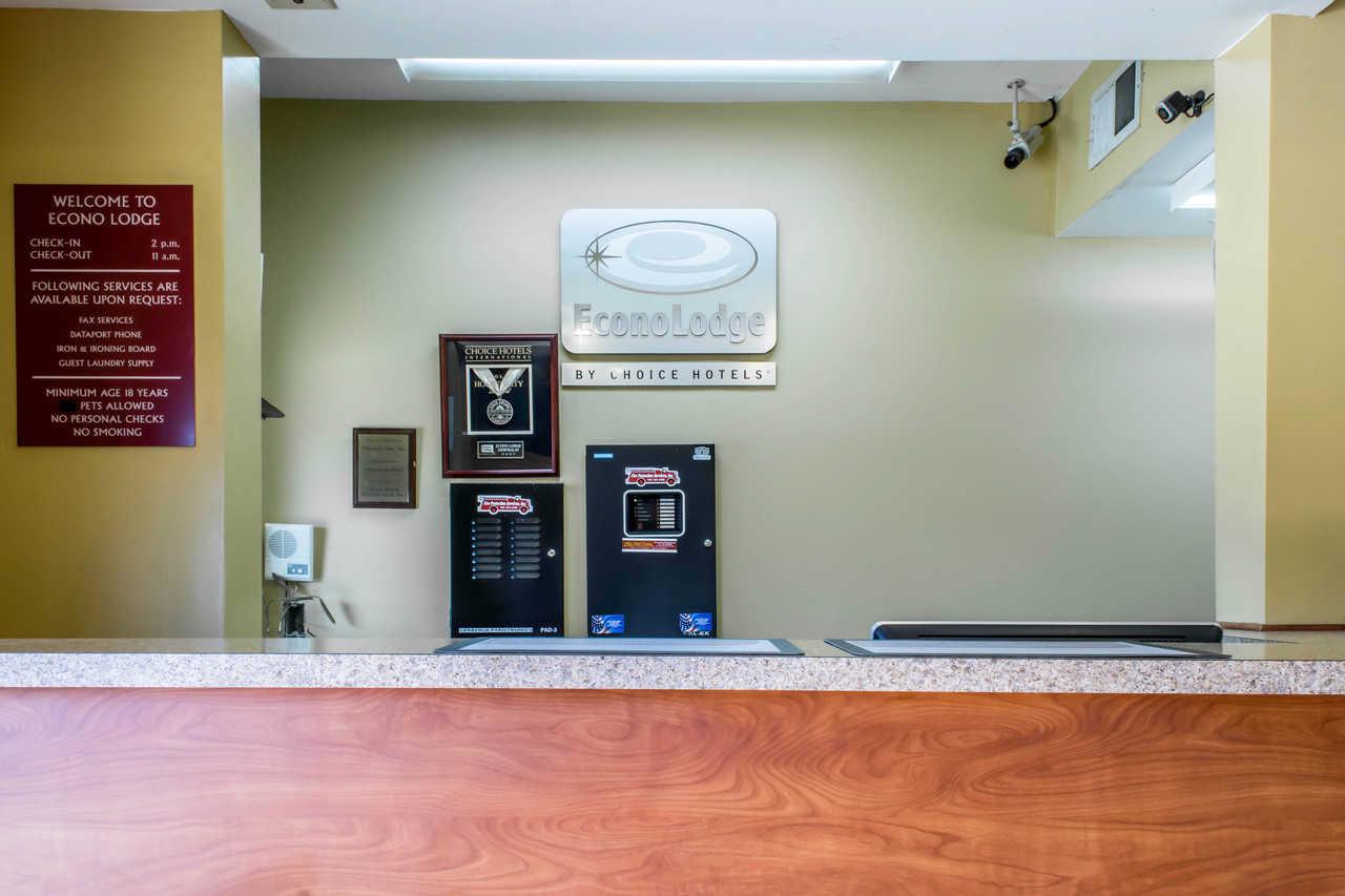 Econo Lodge Louisville Airport Exterior foto